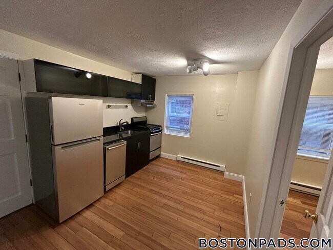 Photo - 20 Bartlett Pl Unit 1