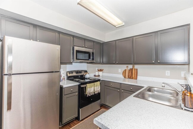 Building Photo - 1088 Park Plaza Dr Unit D