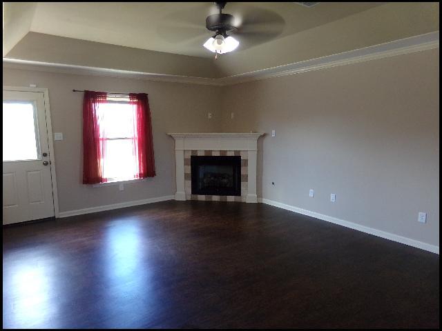 Photo - 2405 Canterbury Ln