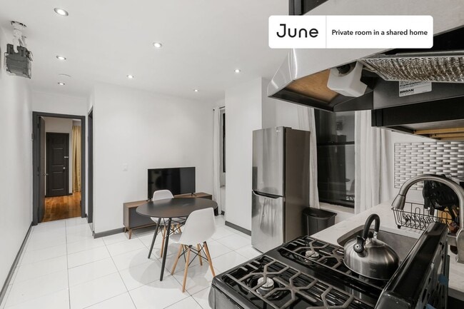 Room in Shared 3 bed/1 bath home in Upper West Side