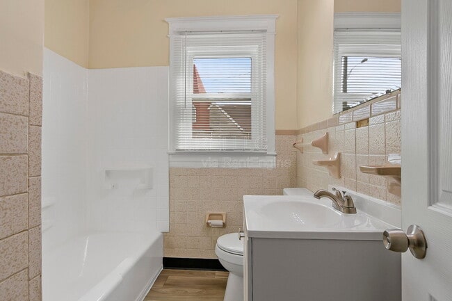 Photo - 1458 Beech St