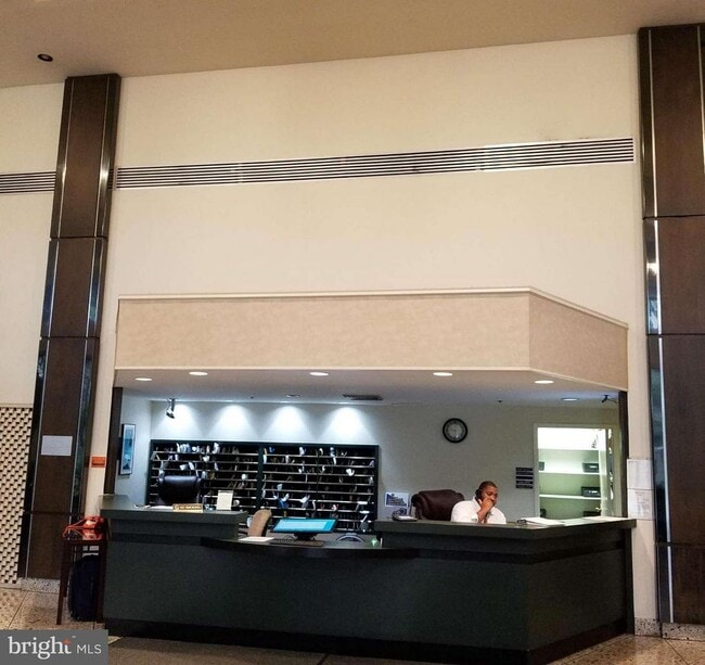 Photo - 3709 S George Mason Dr Unit 710