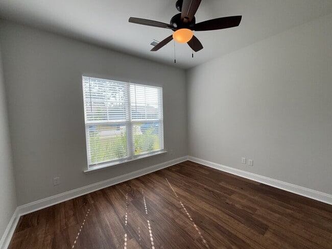 Photo - 203 Hayworth Rd