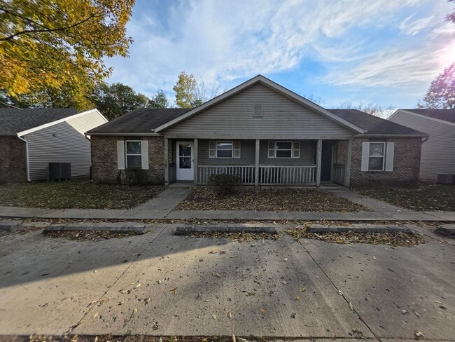 Building Photo - 2705/2707 Plaza Ln Unit 2707 Plaza Ln