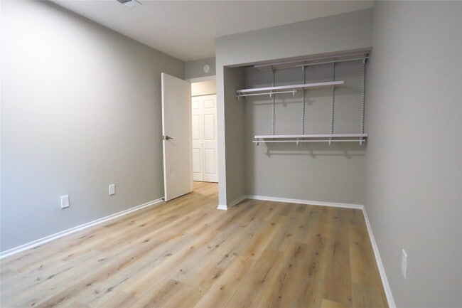 Photo - 2709 S Millbend Dr