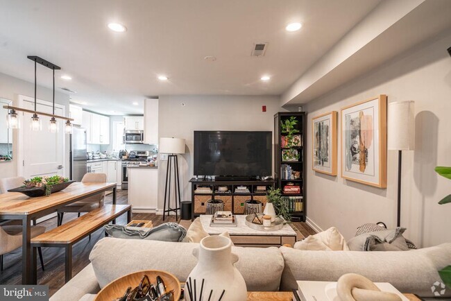 Building Photo - 528 S 5th St Unit 4F Rental