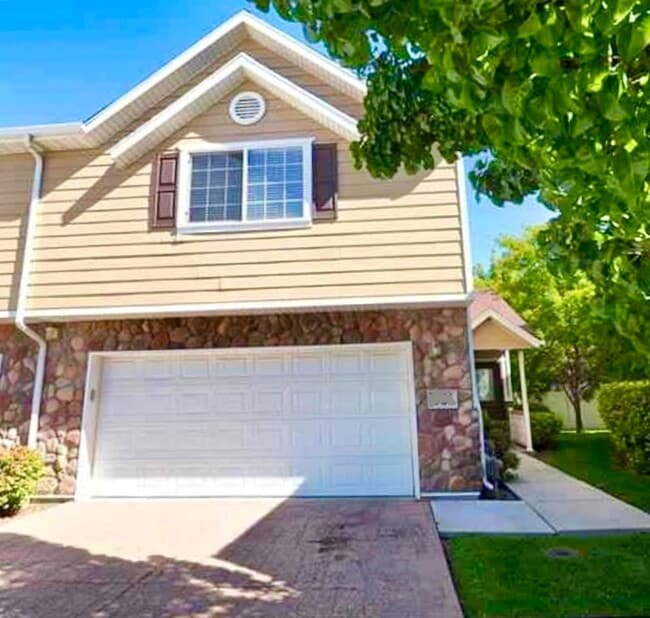 Building Photo - 561 Purple Lilac Ln
