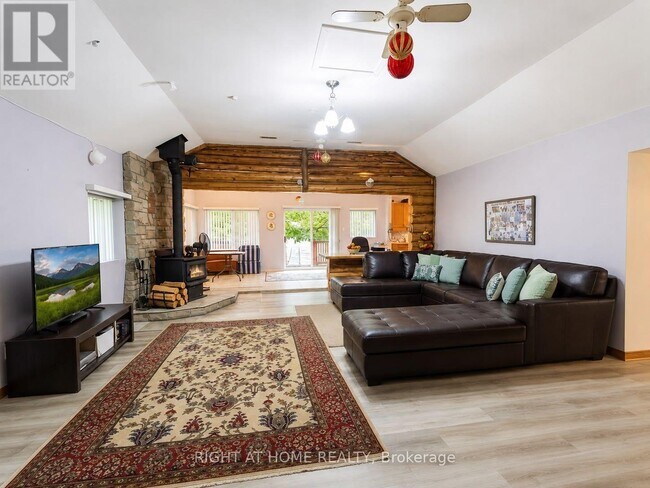 Photo - 5470 Penetanguishene Rd