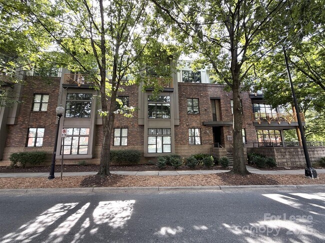 Building Photo - 714 N Davidson St Rental