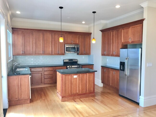 Photo - Handsome, Recently Renovated, 3BR/2BA Pac ...