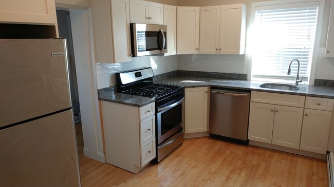 Building Photo - 101 Waltham St Unit 102