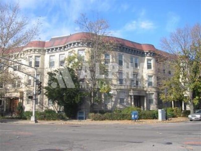Photo - 1247 Beacon St