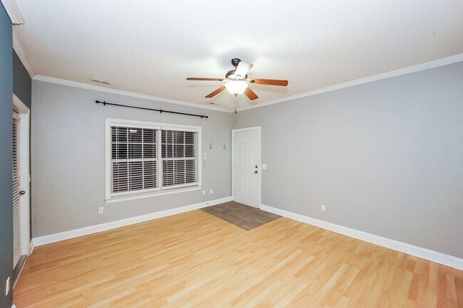 Photo - Available now! Lake-area living, 2 Bedroom Apartment