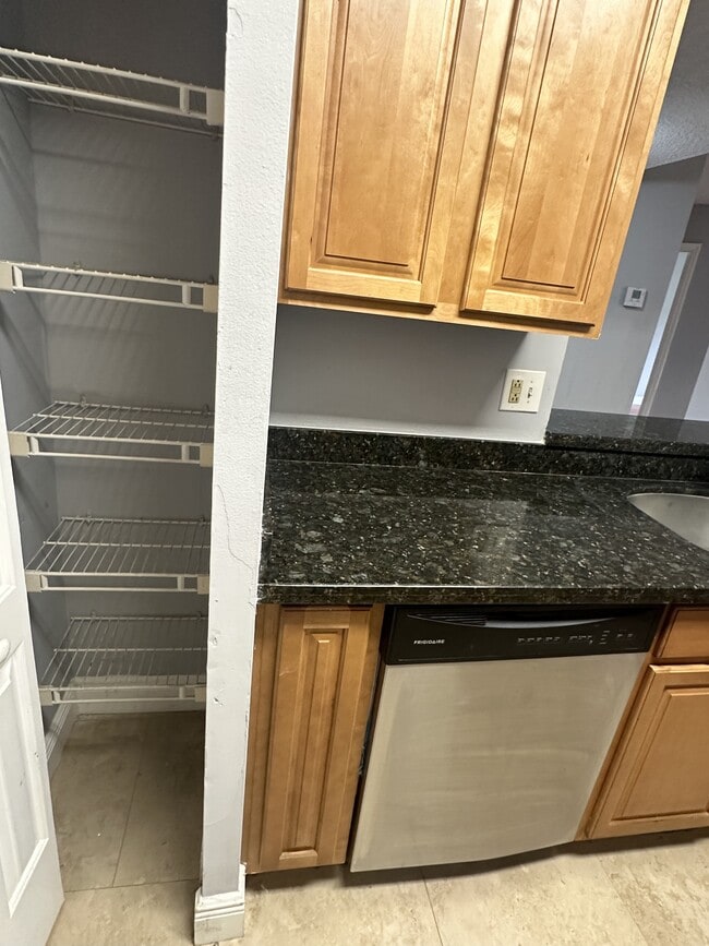 Photo - 2810 N Oakland Forest Dr