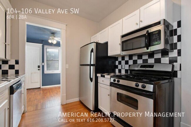 Photo - 104-106 Valley Ave SW-