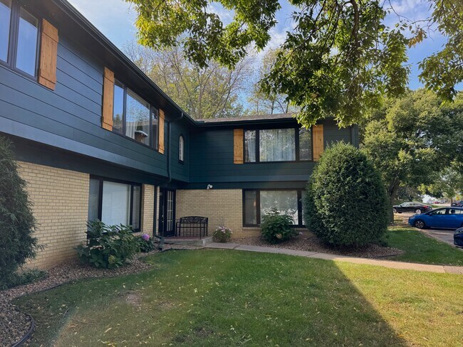 190 Wayzata Blvd E Unit 5