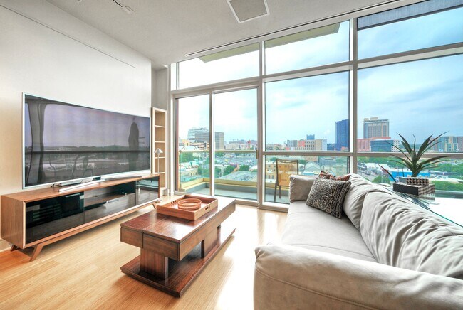 Building Photo - 555 E 5th St. Unit 809 Rental