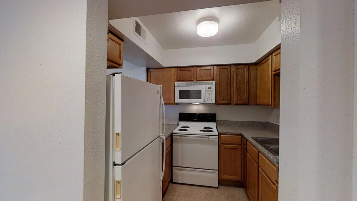 Photo - Carelton Courtyard Apartments