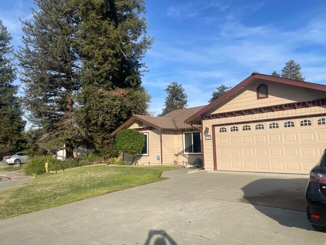 Photo - 429 Benjamin Ct