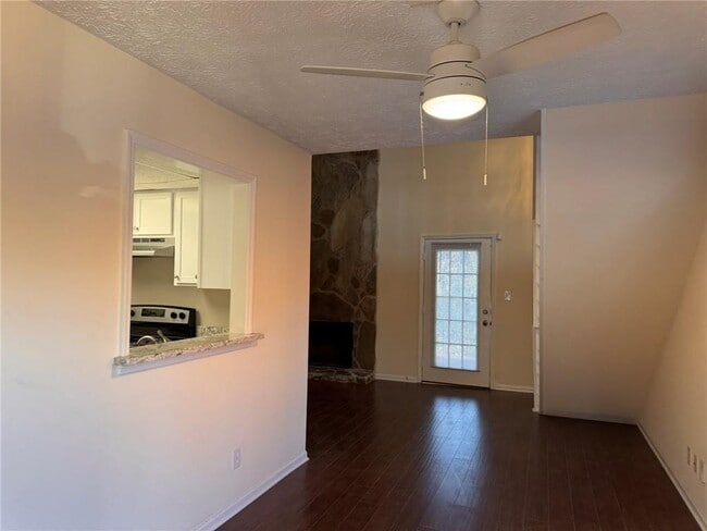 Photo - 1717 Wynndowne Trail