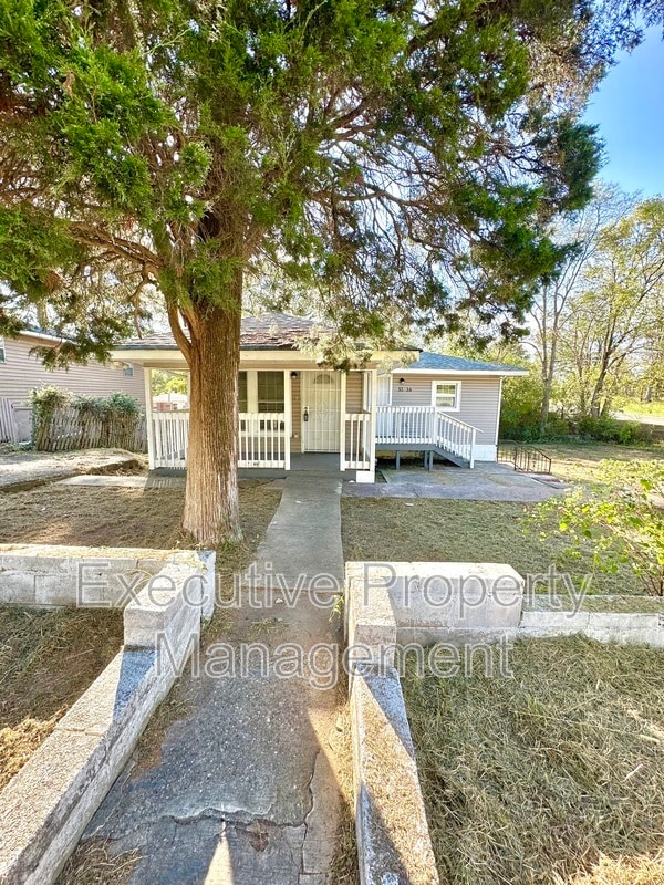 Photo - 3216 Ave B