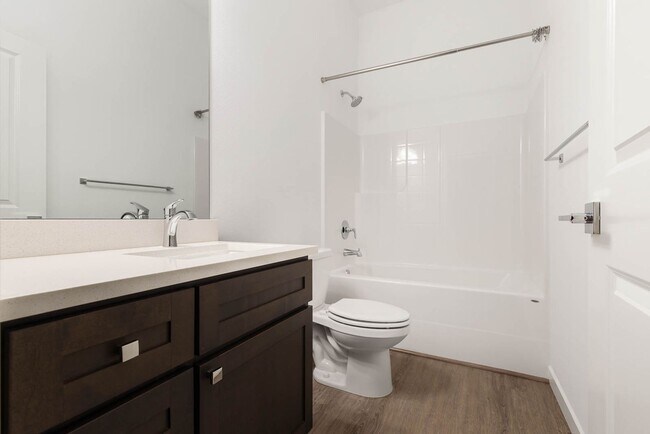 Photo - 304 S 48th Ct