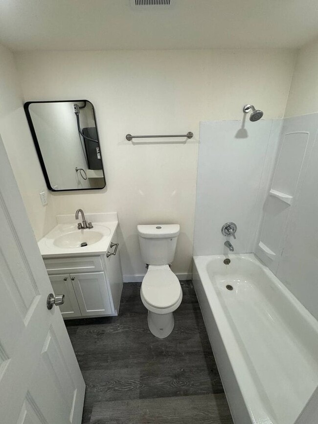 Photo - Vermont Ave Unit 2