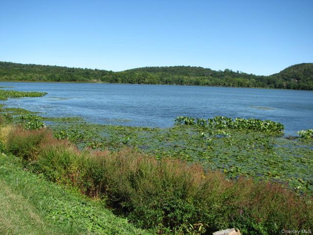 Building Photo - 962 US-9W Unit 103