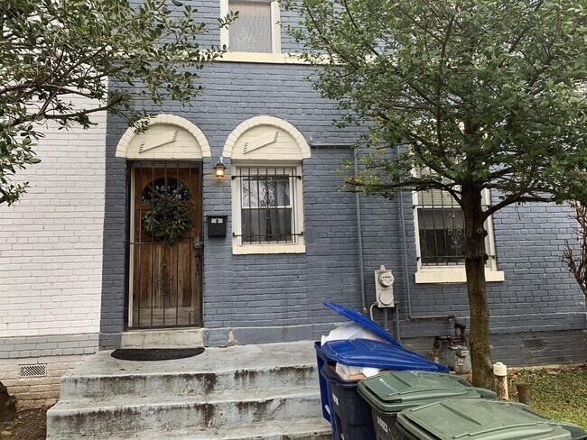 Photo - 1240 Half St SW