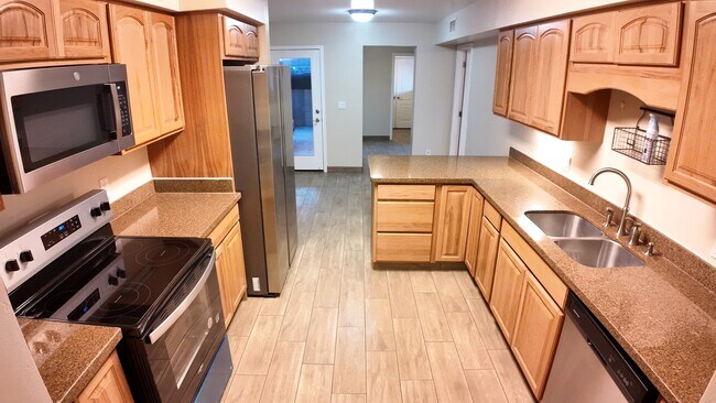 Photo - 3430 E Indianola Ave