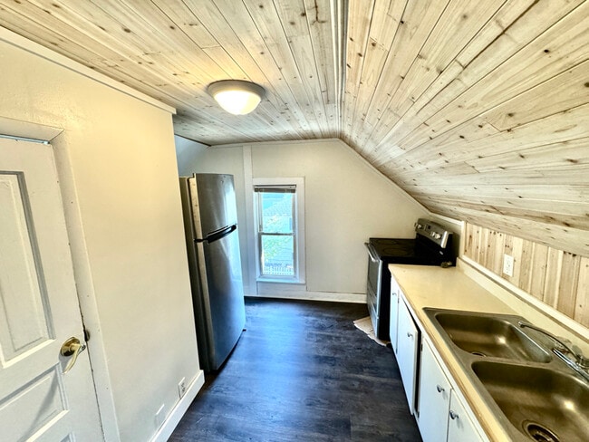 Photo - 1100 Michigan Ave Unit Upper