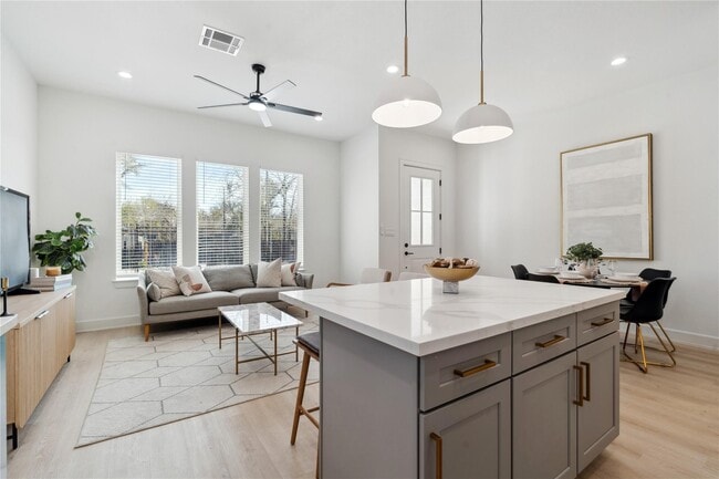 Photo - 6528 Weston St