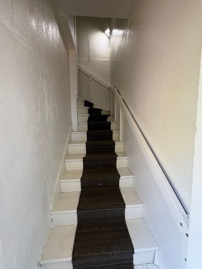 Photo - Cozy Upstairs Unit in Dinuba Near Shopping Center coming soon!