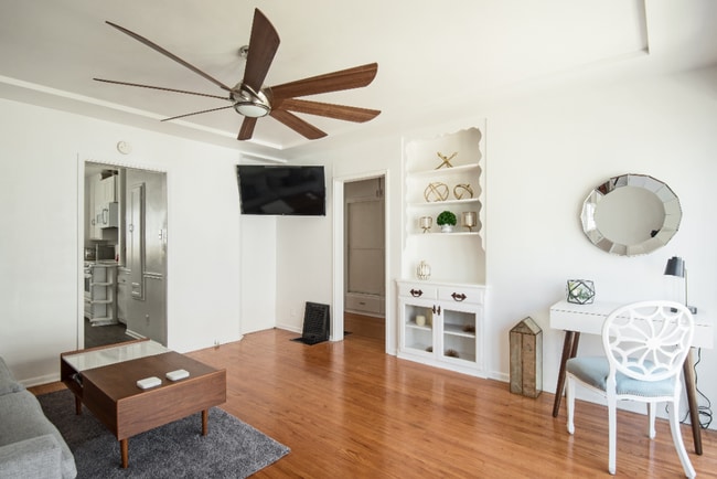 2487 Corinth Ave Unit 2487
