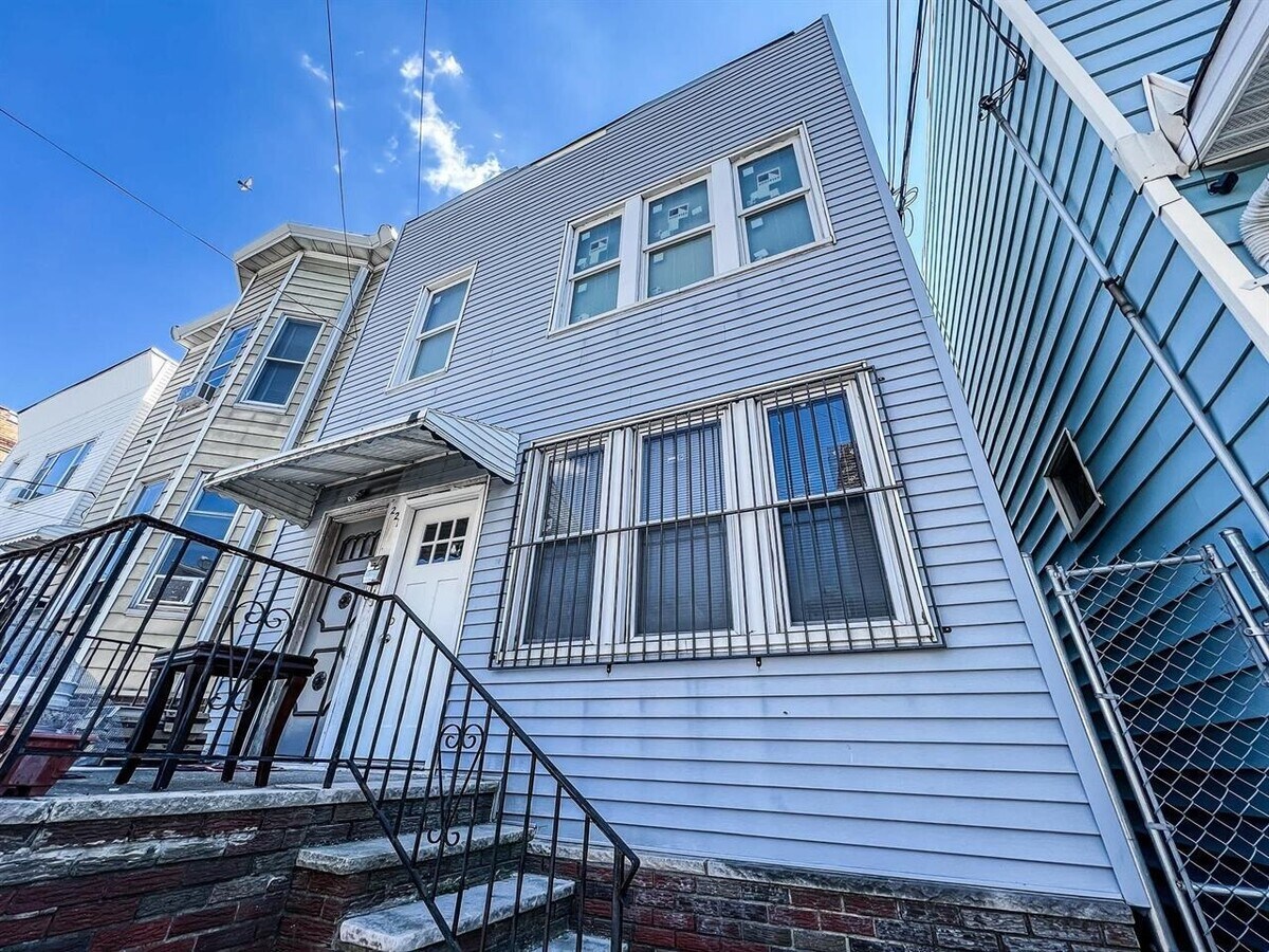 Photo - 227 Beacon Ave Unit 2