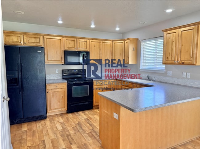 Photo - Beautiful 3 Bedroom 2.5 Bathroom Home For Rent