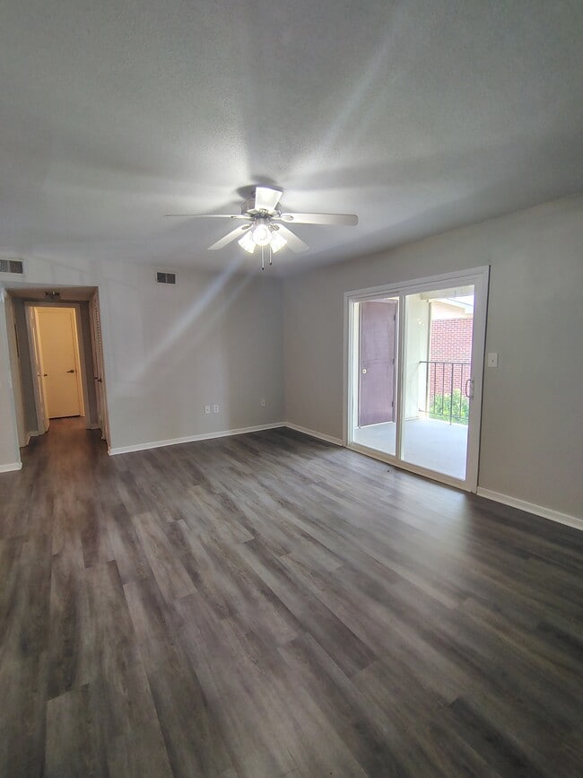 Photo - 1100 Skyland Dr