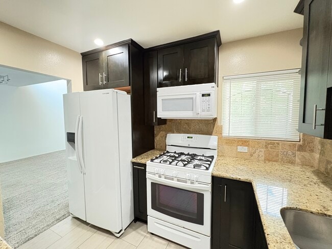 Kitchen - 5001 Stoney Creek Rd Unit 453