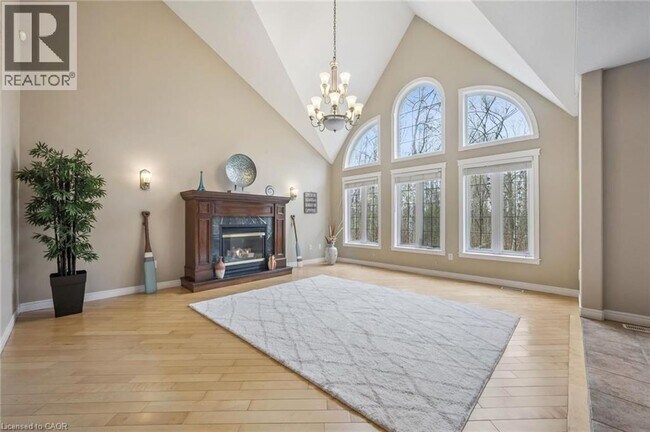 Photo - 872 Creekside Dr