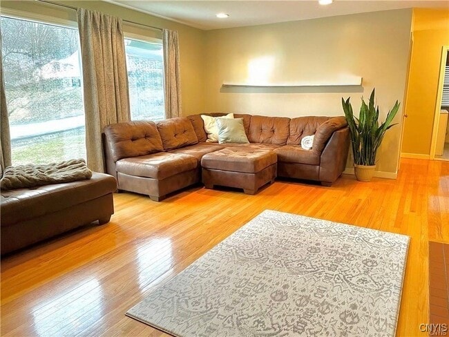 Photo - 12 Forest Rd