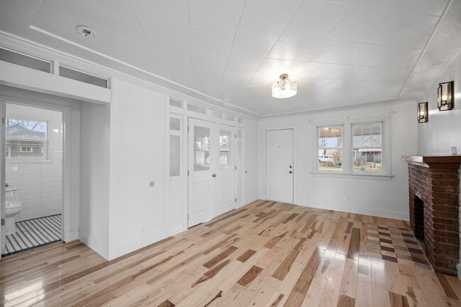 Photo - 2618 N Ash St