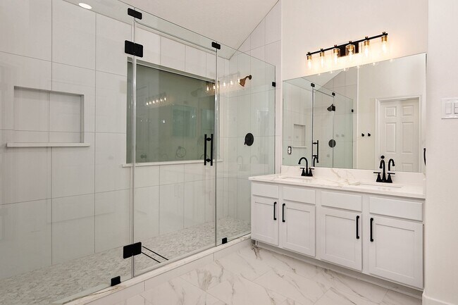 Photo - 122 S Abram Cir