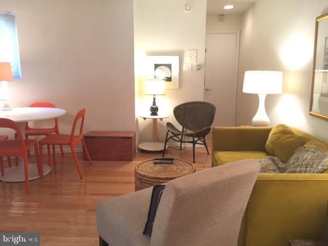 Photo - 923 Spruce St