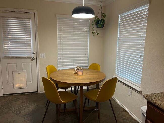 Photo - 5601 Emma Thompson Way