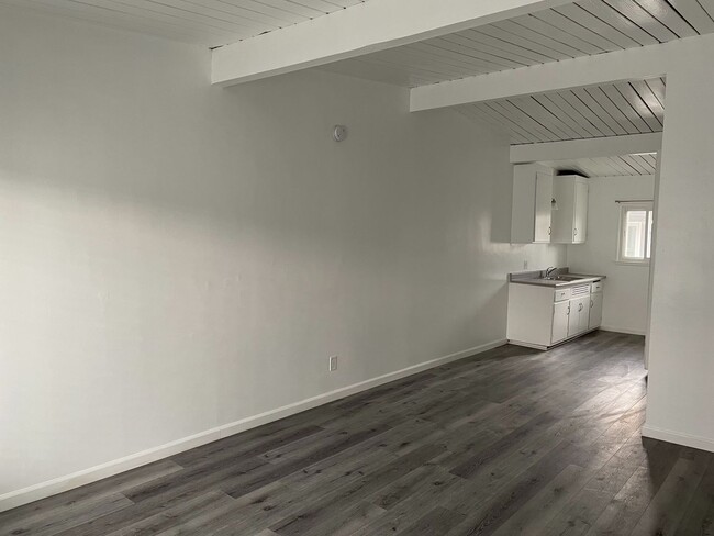 Photo - Felton Apts.