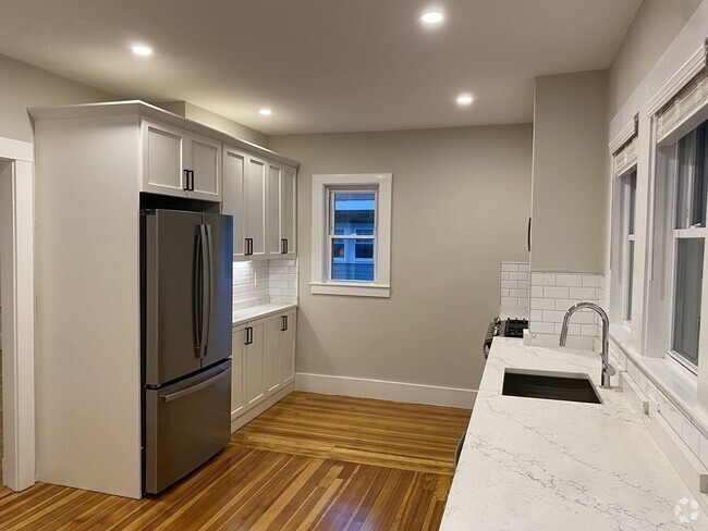 Building Photo - 26 Playstead Rd Unit 2 Rental