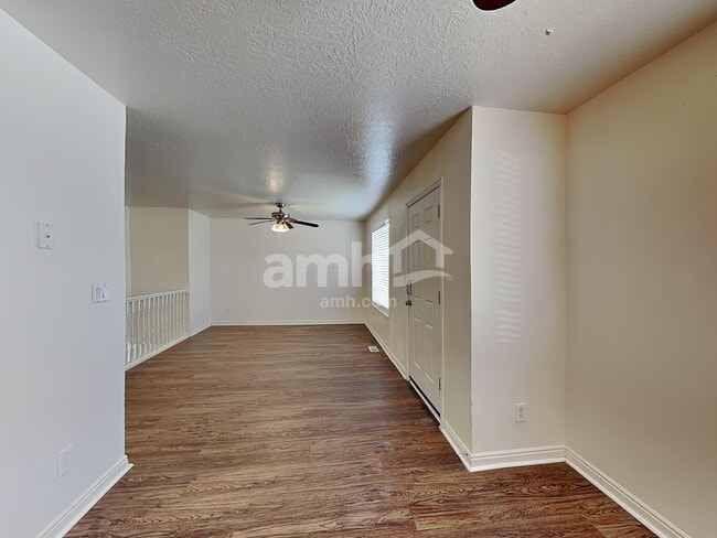 Photo - 385 Pommel Dr