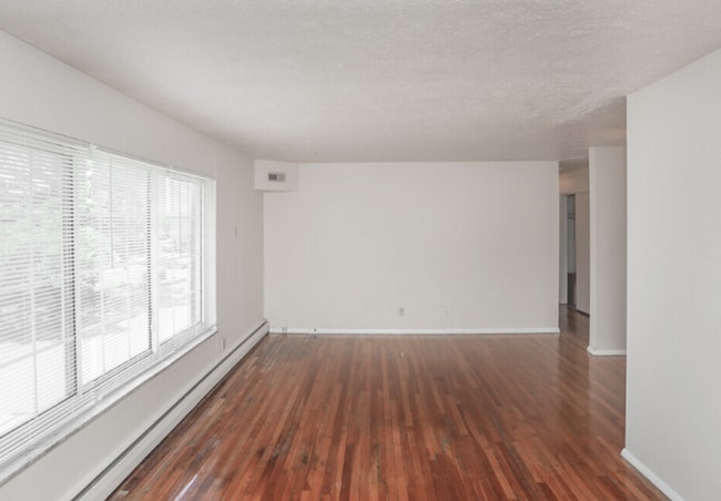 Photo - 60 - ADDISON APARTMENTS