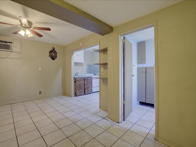 Building Photo - PRICE REDUCTION!!! ALL UTILITIES INCLUDED!