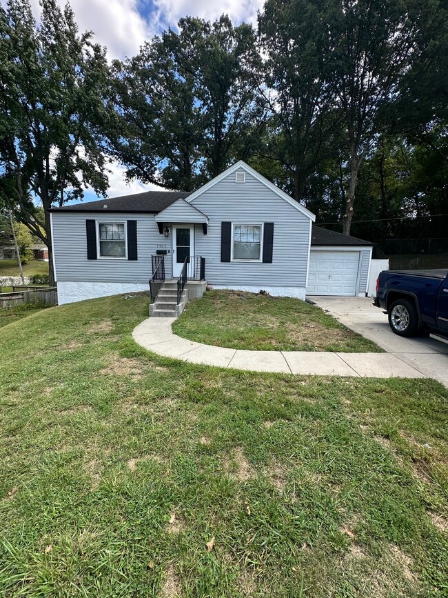 Building Photo - 7405 Sharon Dr